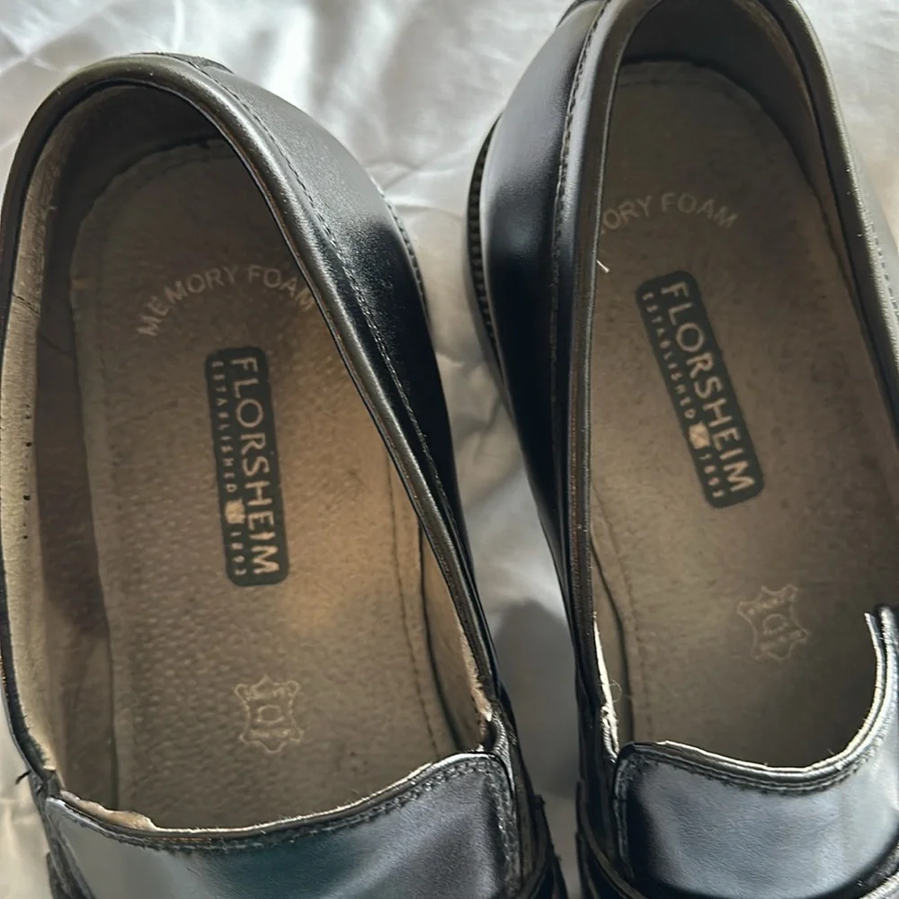 Florsheim men memory foam black size 12D shoes